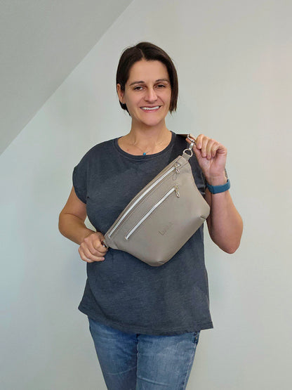 Crossbody Bag Big Clivia in Cappuccino