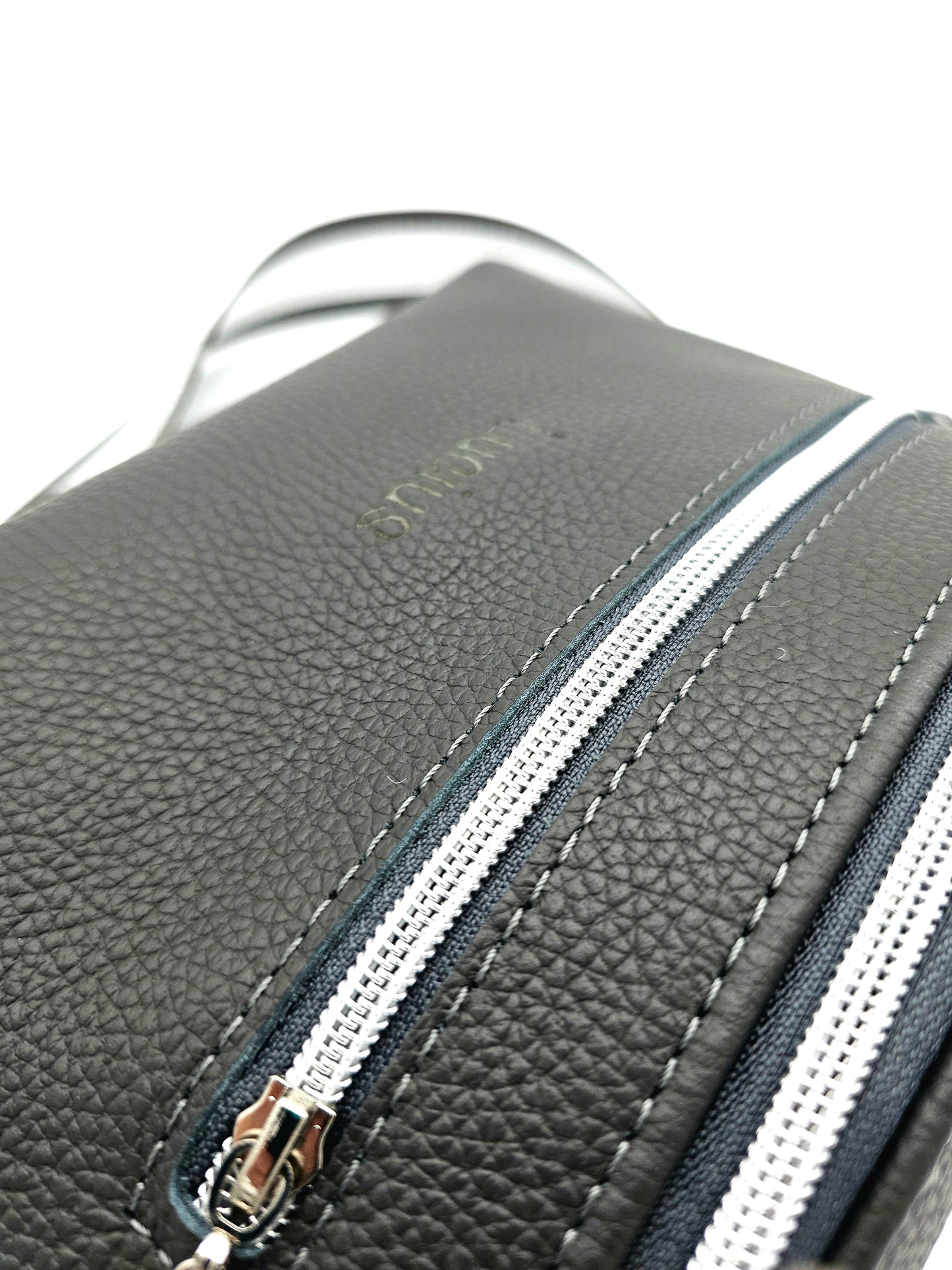 Crossbody Bag Big Clivia in Dunkelgrau