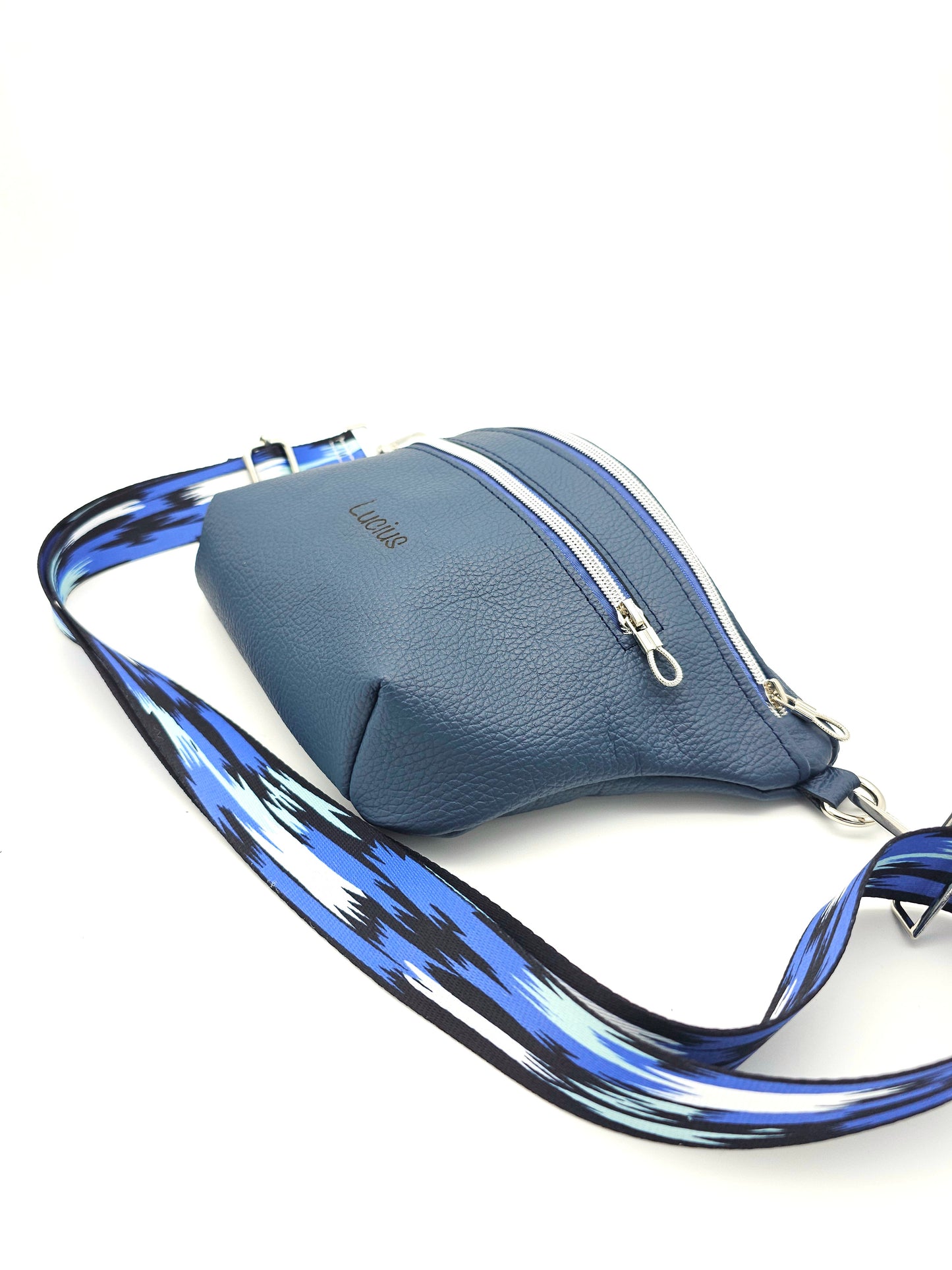 Crossbody Bag Big Clivia - Dunkelblau Variante 2