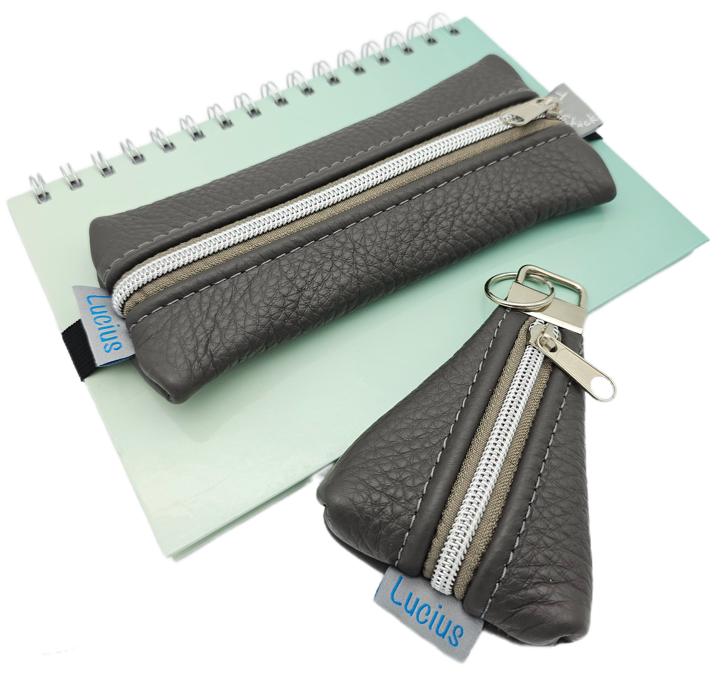 Set Stiftemäppchen & Anhänger in Dunkelgrau