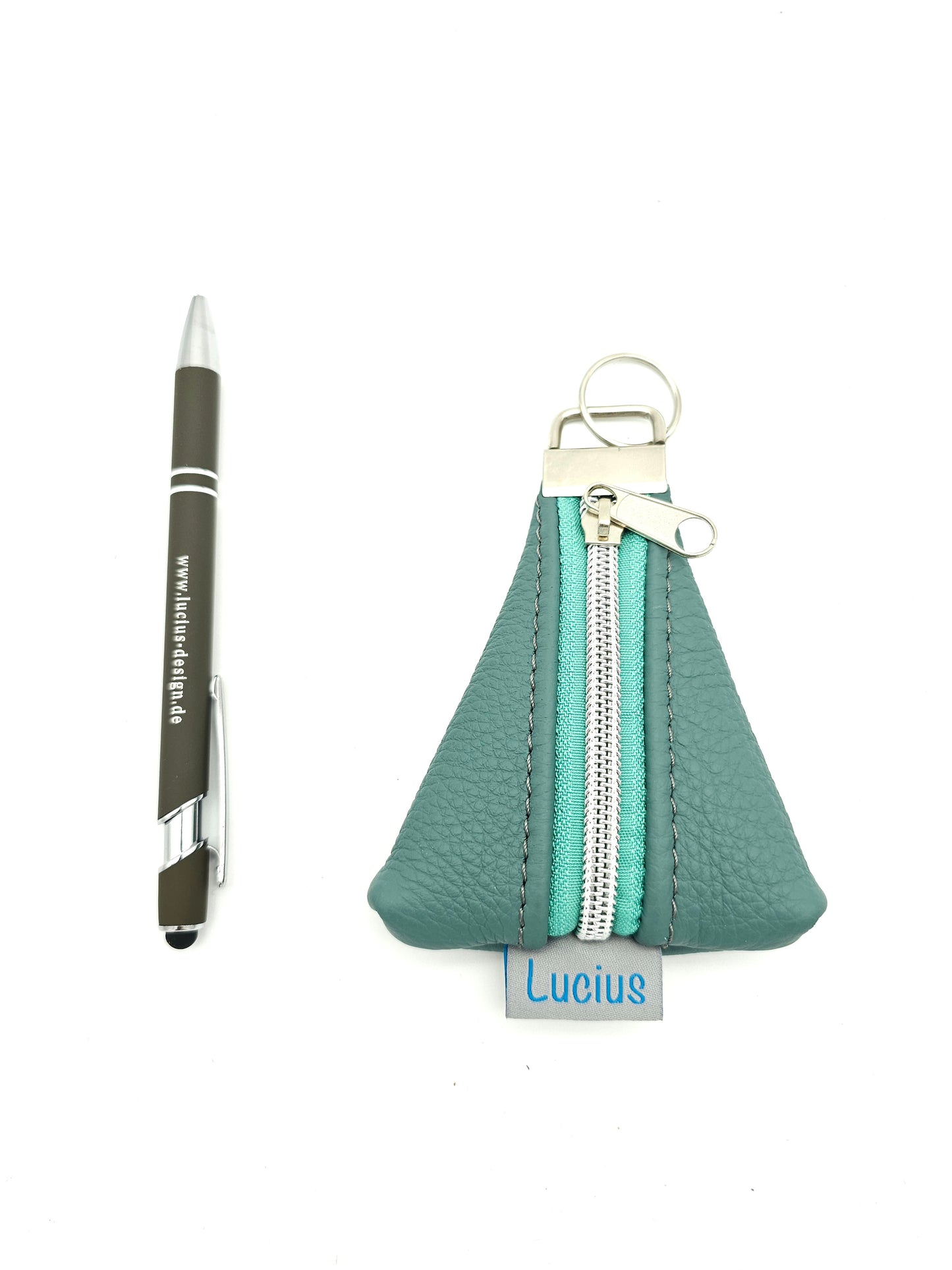 Schlüsselanhänger oder Taschenbaumler in Türkis