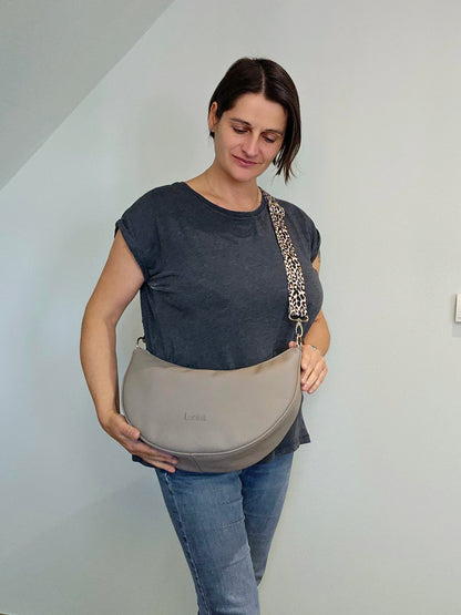 Moonbag Mona in Cappuccino & Leo