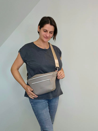 Crossbody Bag Big Clivia in Cappuccino