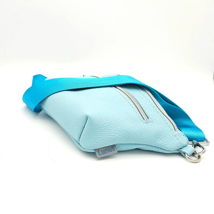Crossbodybag Clivia Eisblau, von der Seite