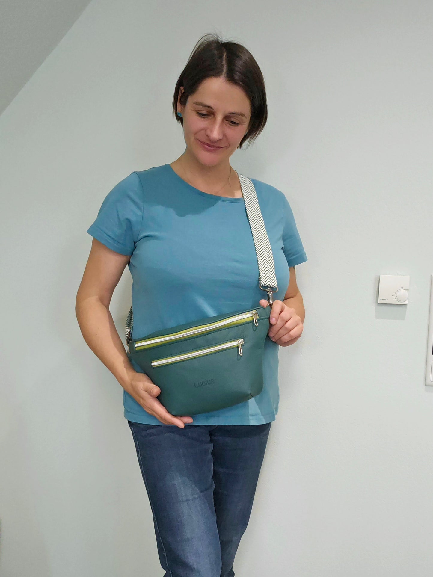 Crossbody Bag Big Clivia Dunkelgrün