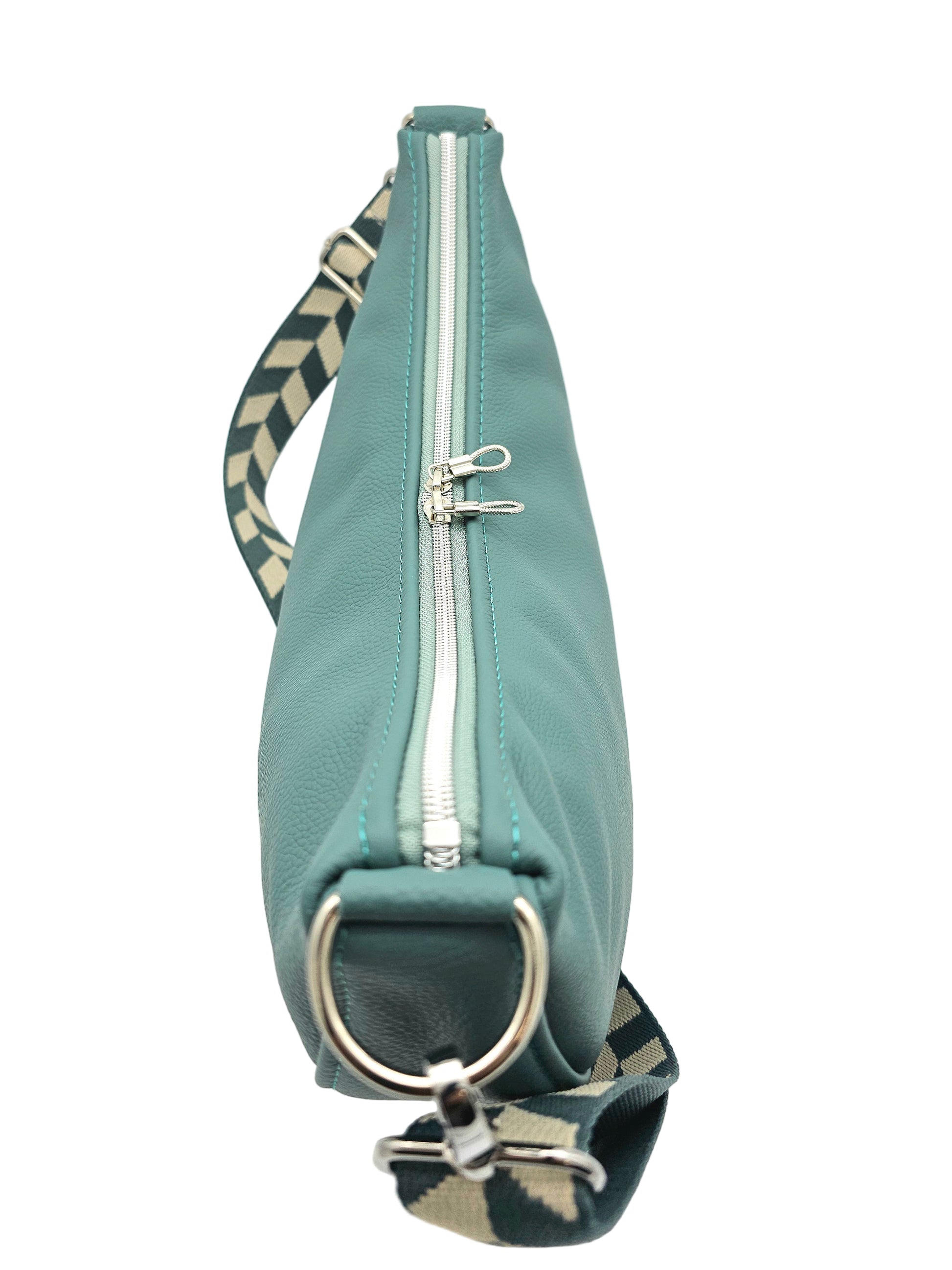 Moonbag Mona in Minttürkis, Detail Reißverschluss 