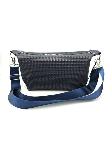 Ledertasche Petra, Effektleder dunkelblau Flechtoptik, von vorne 