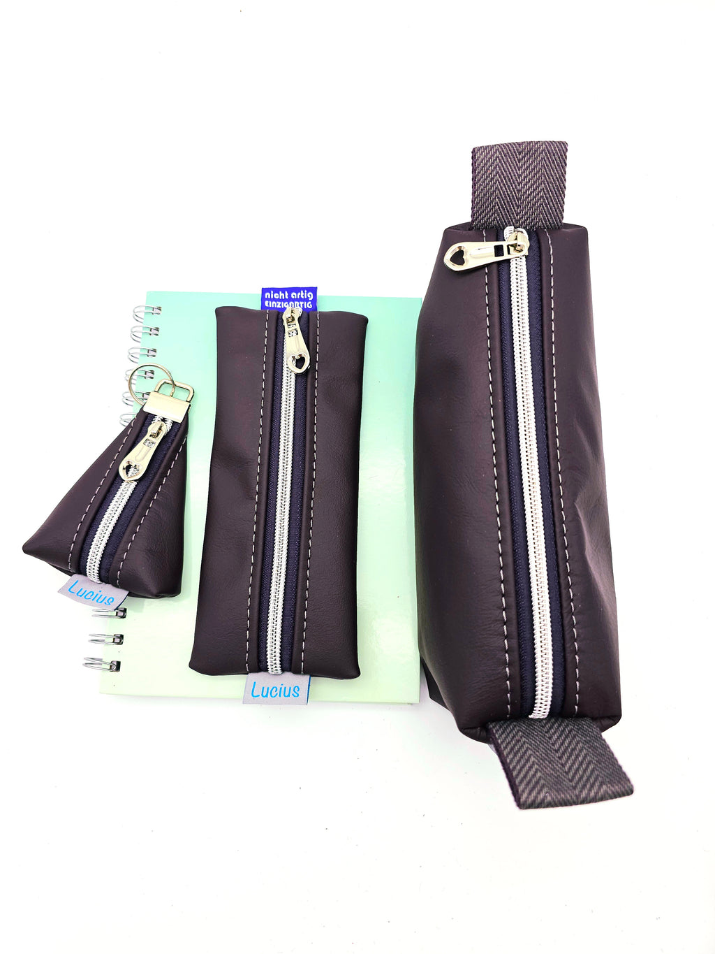 Set Stiftemäppchen & Schlampertasche & Anhänger in Violett - Silber