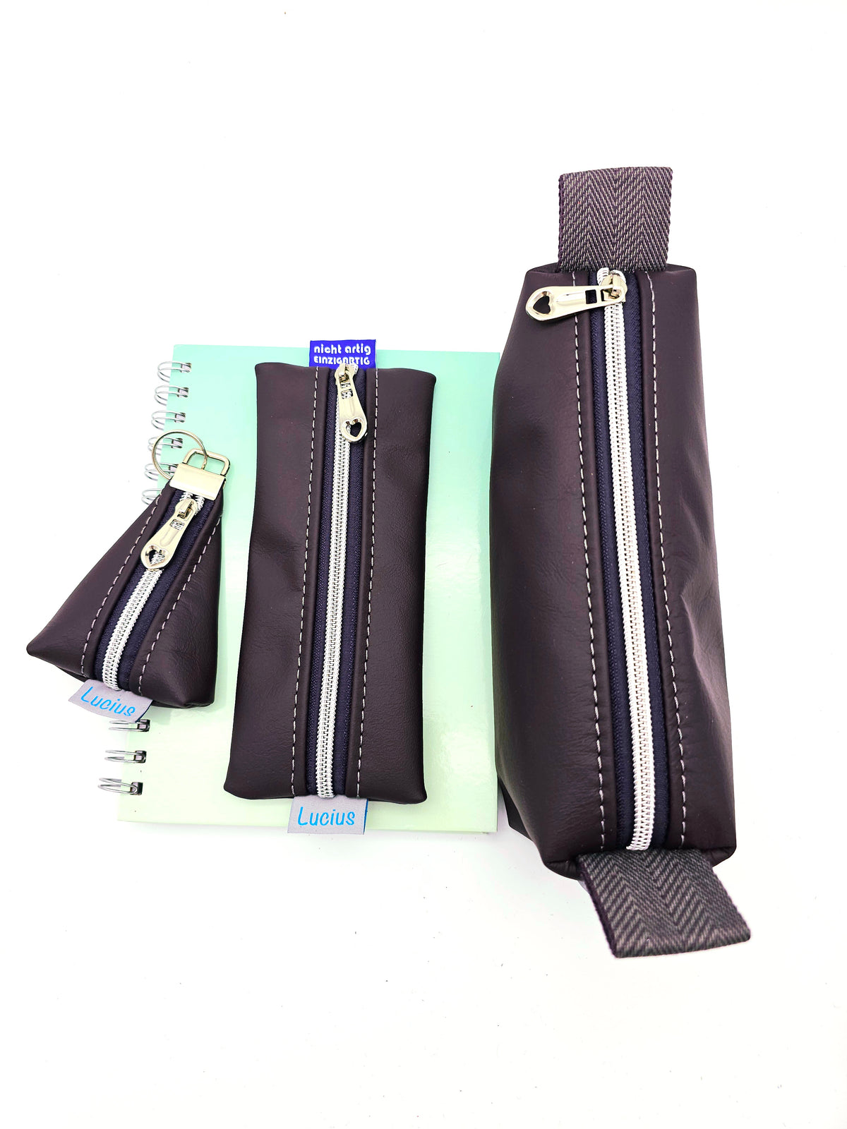 Set Stiftemäppchen & Schlampertasche & Anhänger in Violett - Silber