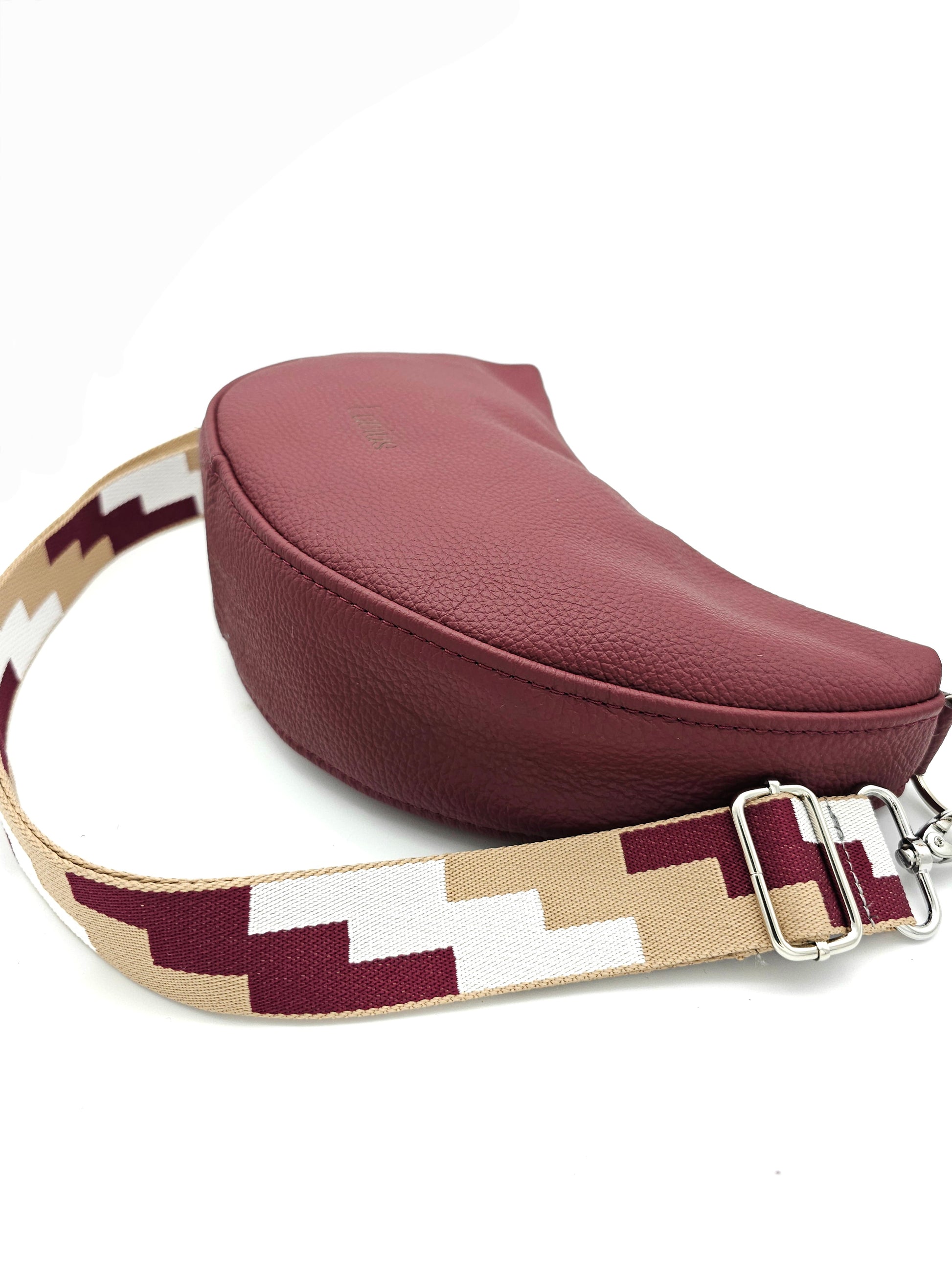 Moonbag Moni in Weinrot/bunt, liegend von der Seite 