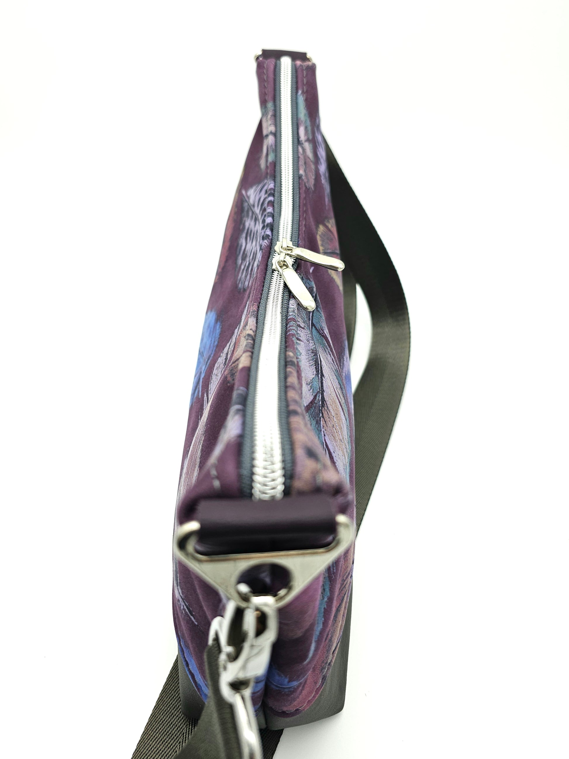Hobobag Levka, Federn mit Grau glatt, von oben