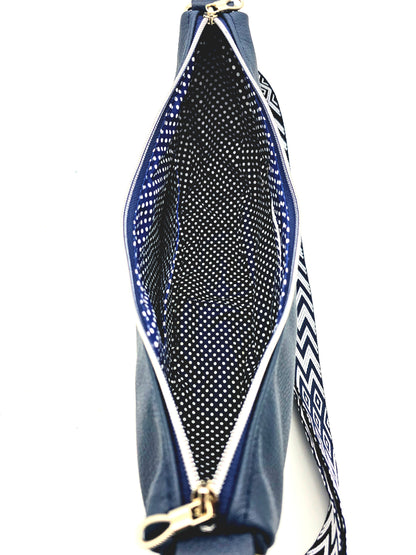 Moonbag Moni in Blau, Einblick in die Tasche 