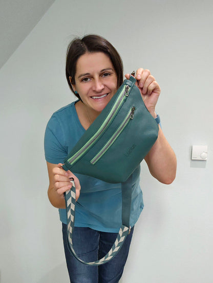 Crossbody Bag Big Clivia Dunkelgrün & schwarz metallic