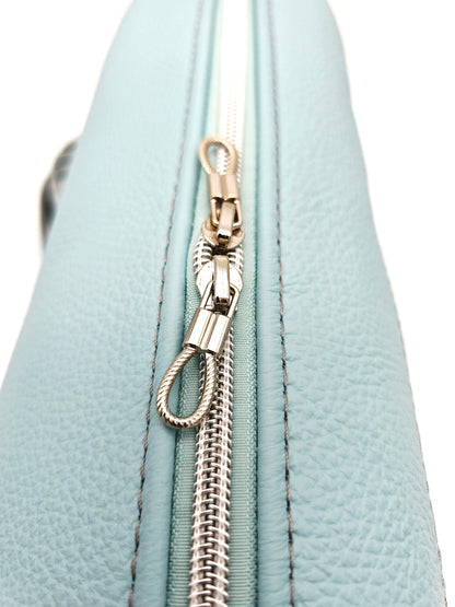 Ledertasche Petra, Eisblau, Detail der Zipper 