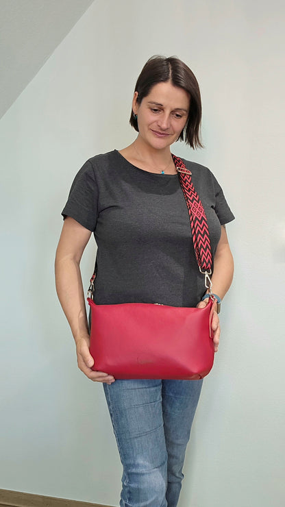 Tragefoto Ledertasche Petra in Rot 